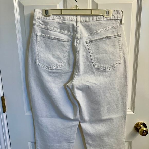 White Jeans: NWT Old Navy High-Waisted OG Straight Ankle Jeans; Size 10 tall - Picture 4 of 9